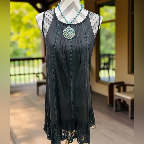 Double D Ranch Dresses & Skirts - Double D Ranch  black sleeveless tunic top / dress with black lace trim SZ S